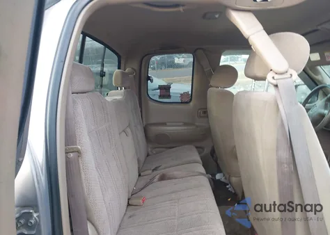 2001 Toyota Tundra Sr5 V8 z USA, uszkodzony, nr VIN 5TBBT44111S167971